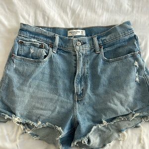 The curve love high rise mom short, size 29